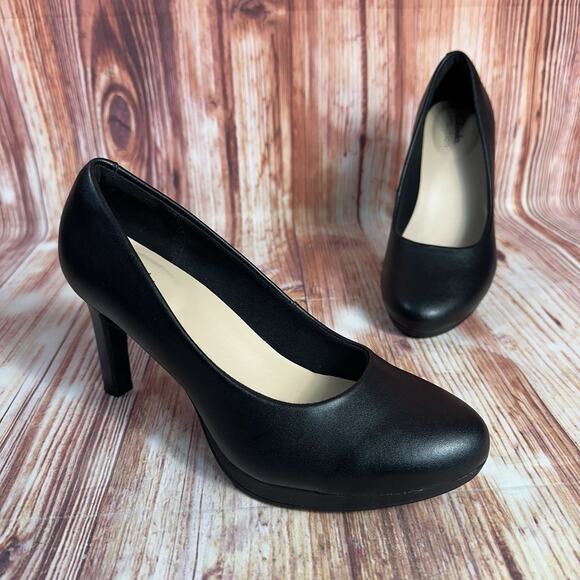 Clarks AMBYR JOY Size 7.5 Black Leather High Heel Closed Toe Pumps Dress Shoes - Picture 1 of 10